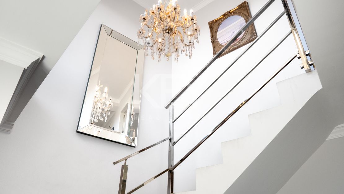 Charming Villa in Marbella centre with private pool and sea views