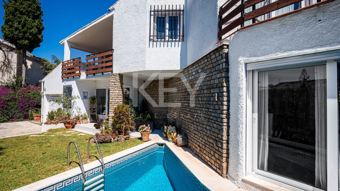 Charming Villa in Marbella centre with private pool and sea views