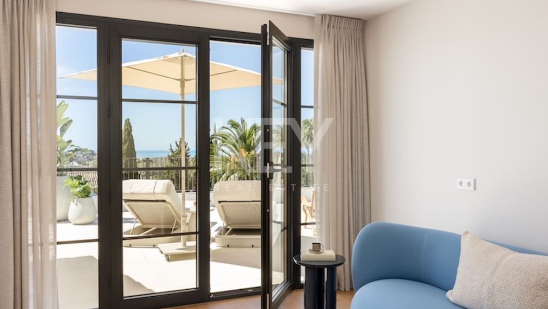 Charming Villa with Sea Views in Paraiso Alto, Marbella