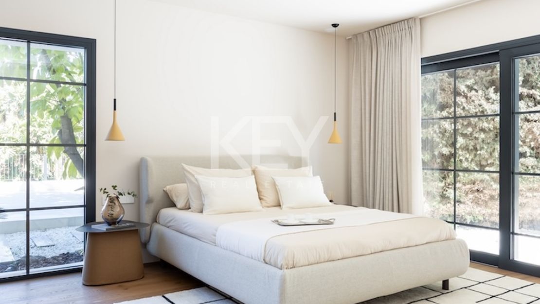 Charming Villa with Sea Views in Paraiso Alto, Marbella