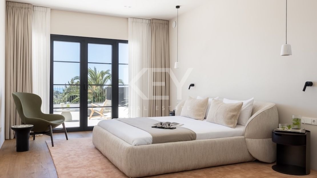 Charming Villa with Sea Views in Paraiso Alto, Marbella