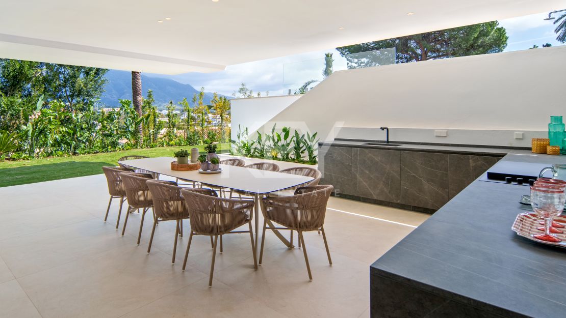 Spacious Villa with lots of Light and La Concha View in Marbella