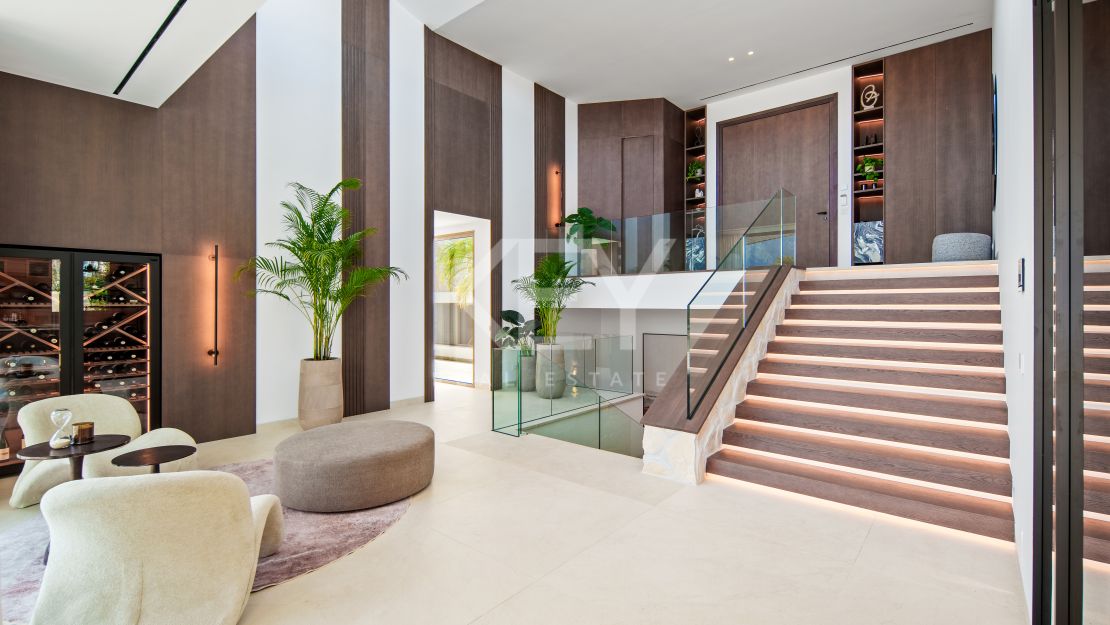 Spacious Villa with lots of Light and La Concha View in Marbella