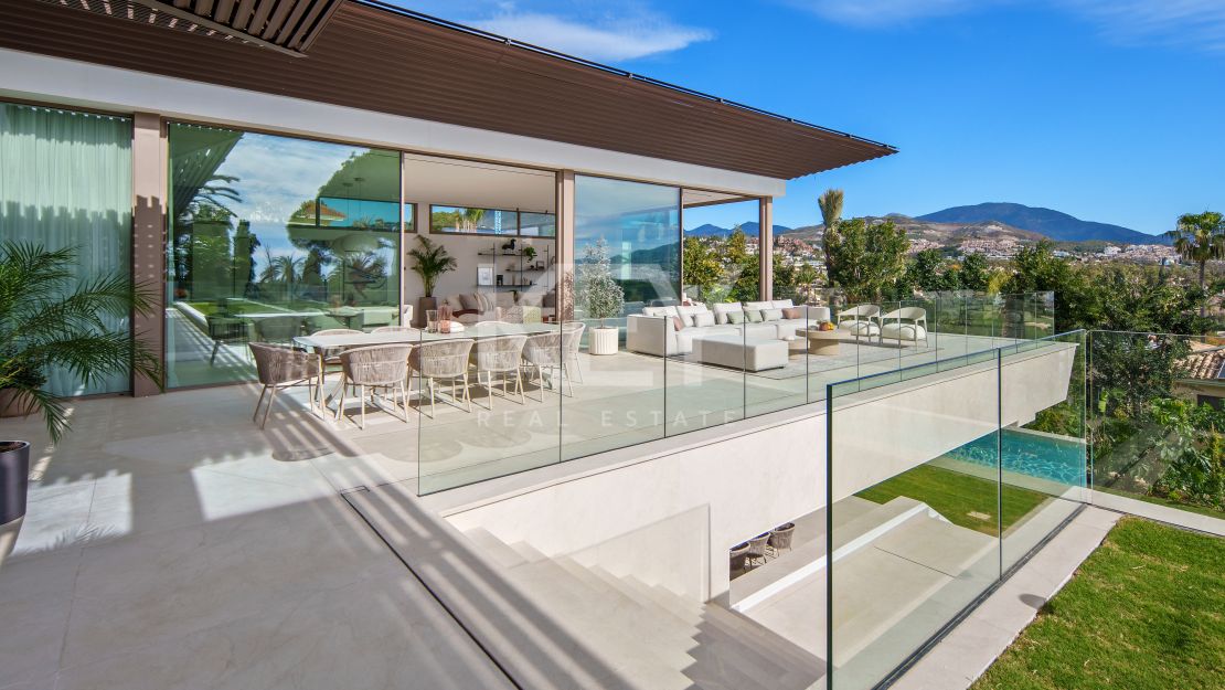 Spacious Villa with lots of Light and La Concha View in Marbella