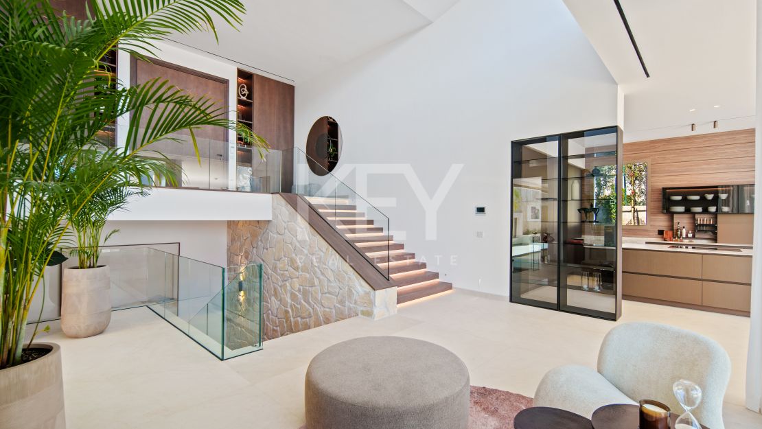 Spacious Villa with lots of Light and La Concha View in Marbella