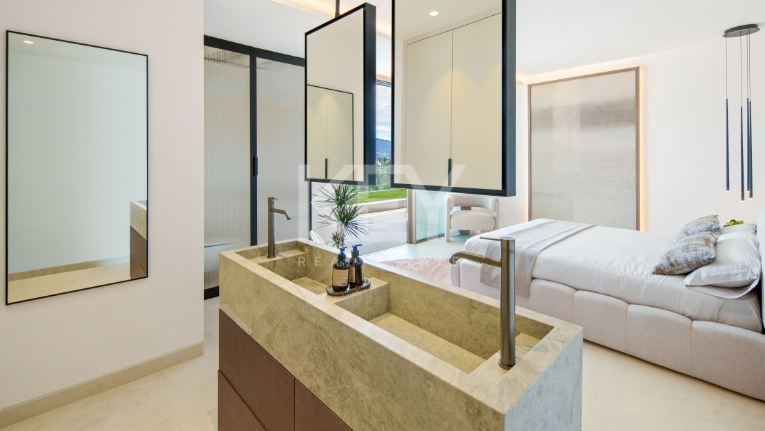 Spacious Villa with lots of Light and La Concha View in Marbella