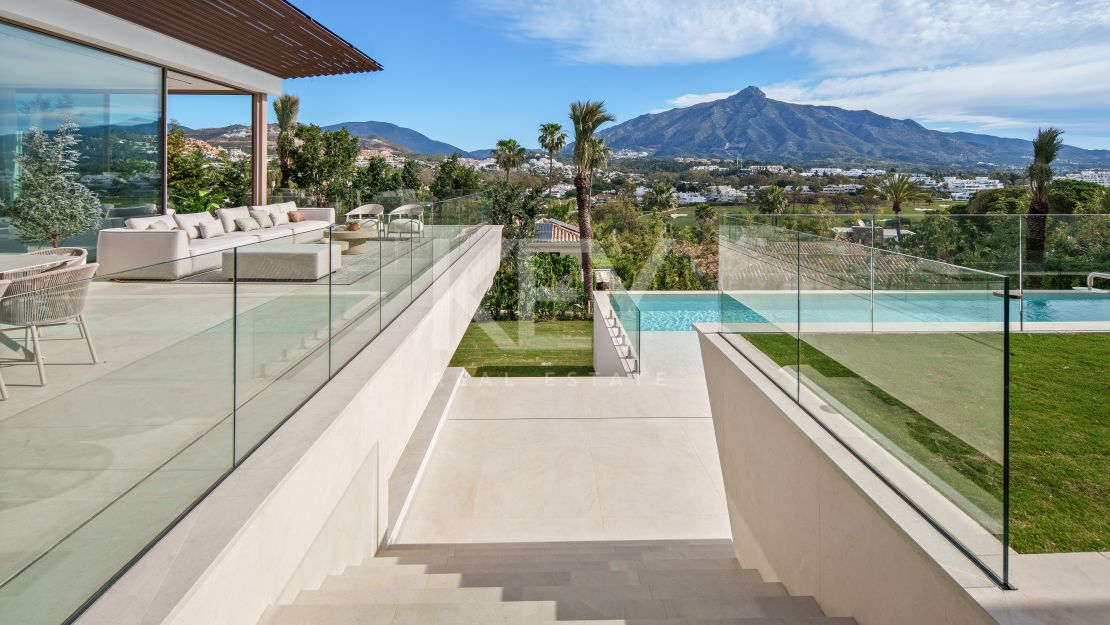 Spacious Villa with lots of Light and La Concha View in Marbella