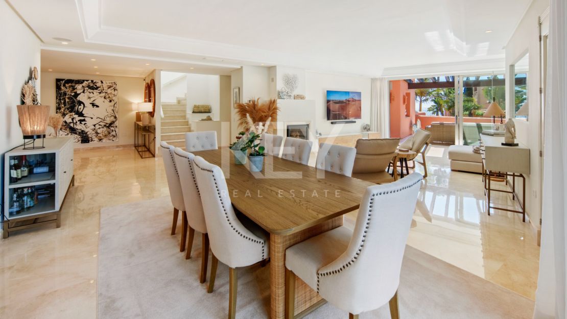 Beachfront Duplex Penthouse with Private Solarium in Marbella East