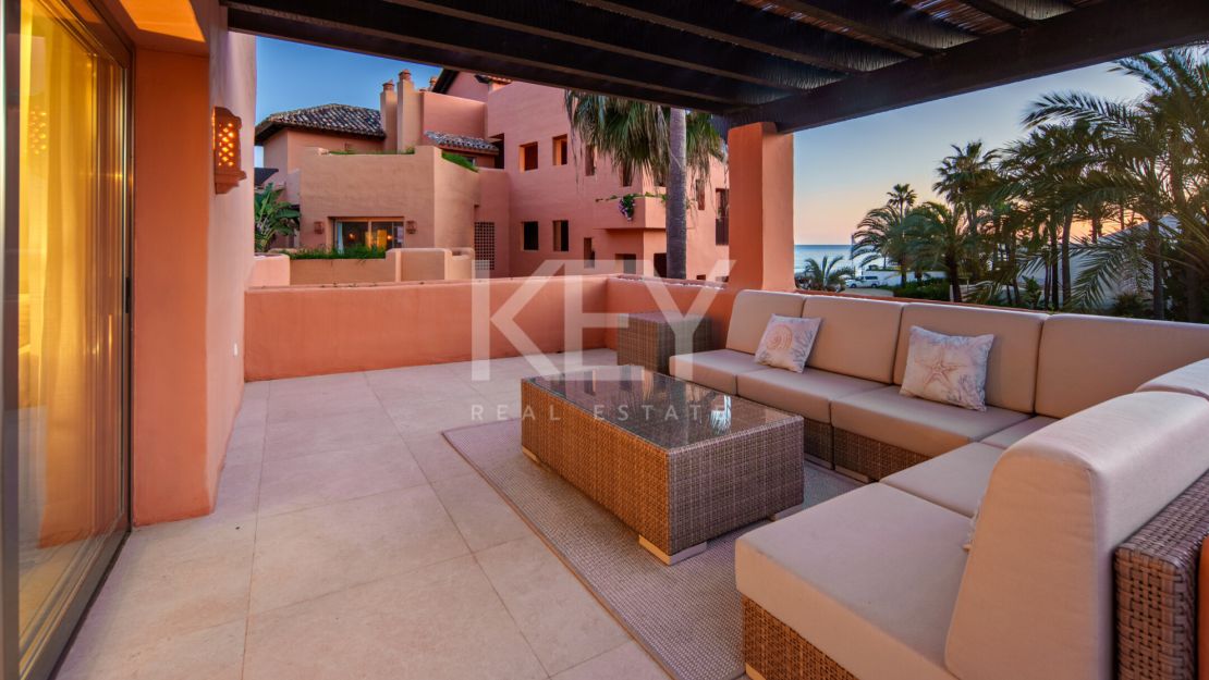 Beachfront Duplex Penthouse with Private Solarium in Marbella East