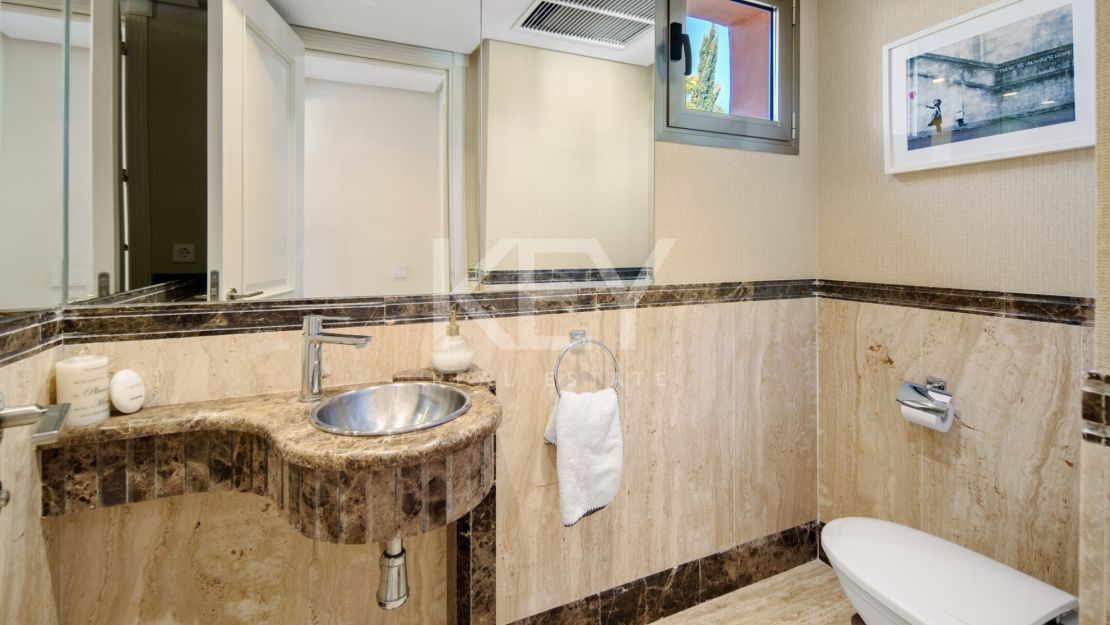 Beachfront Duplex Penthouse with Private Solarium in Marbella East
