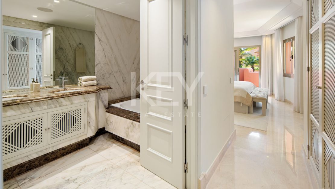Beachfront Duplex Penthouse with Private Solarium in Marbella East