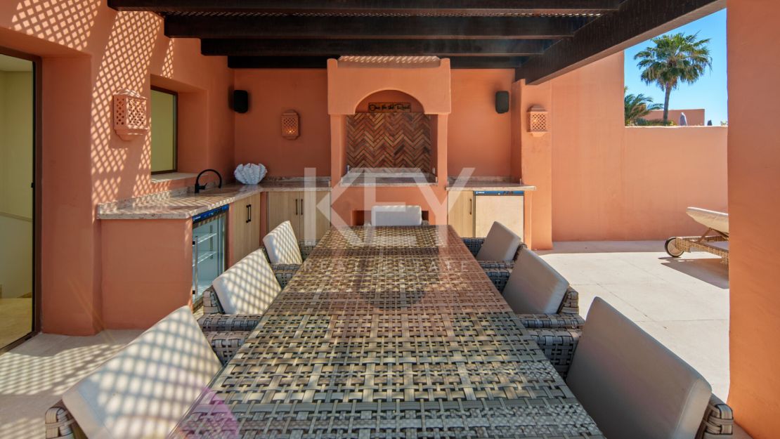 Beachfront Duplex Penthouse with Private Solarium in Marbella East