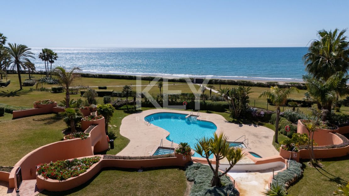 Beachfront Duplex Penthouse with Private Solarium in Marbella East