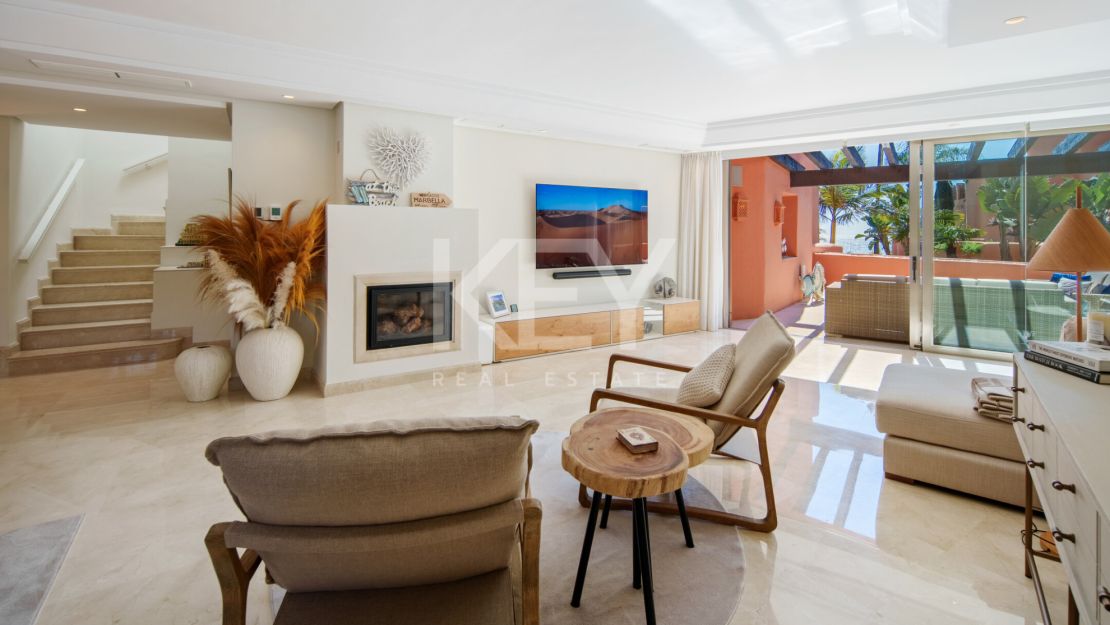 Beachfront Duplex Penthouse with Private Solarium in Marbella East