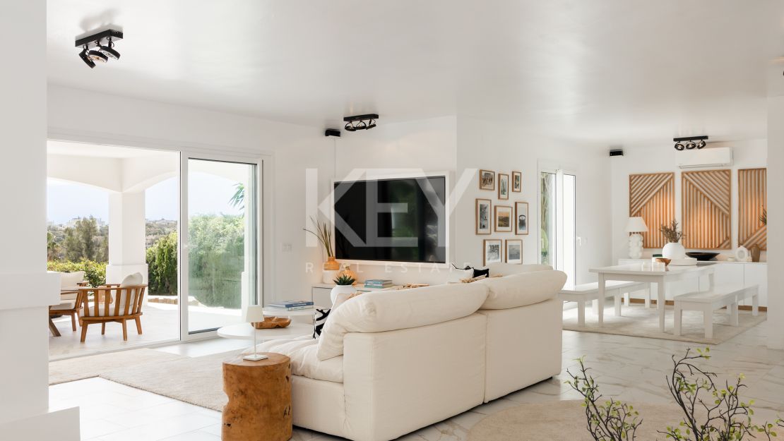 Andalusian Home with Sea Views and Effortless Indoor-Outdoor Living in Sotogrande