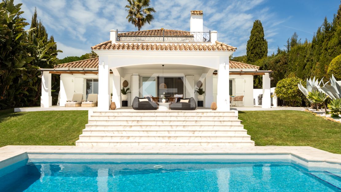 Andalusian Home with Sea Views and Effortless Indoor-Outdoor Living in Sotogrande