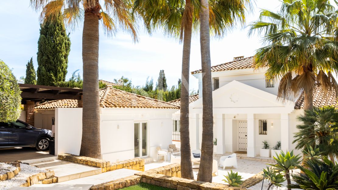 Andalusian Home with Sea Views and Effortless Indoor-Outdoor Living in Sotogrande