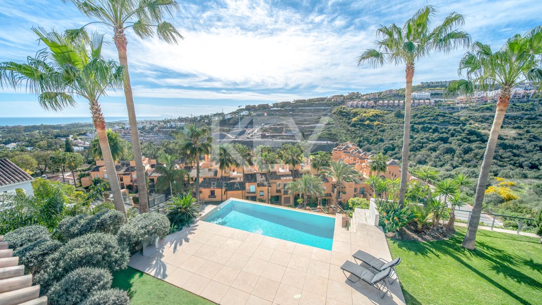 Elegant Villa with Sea Views in Benahavis, Marbella