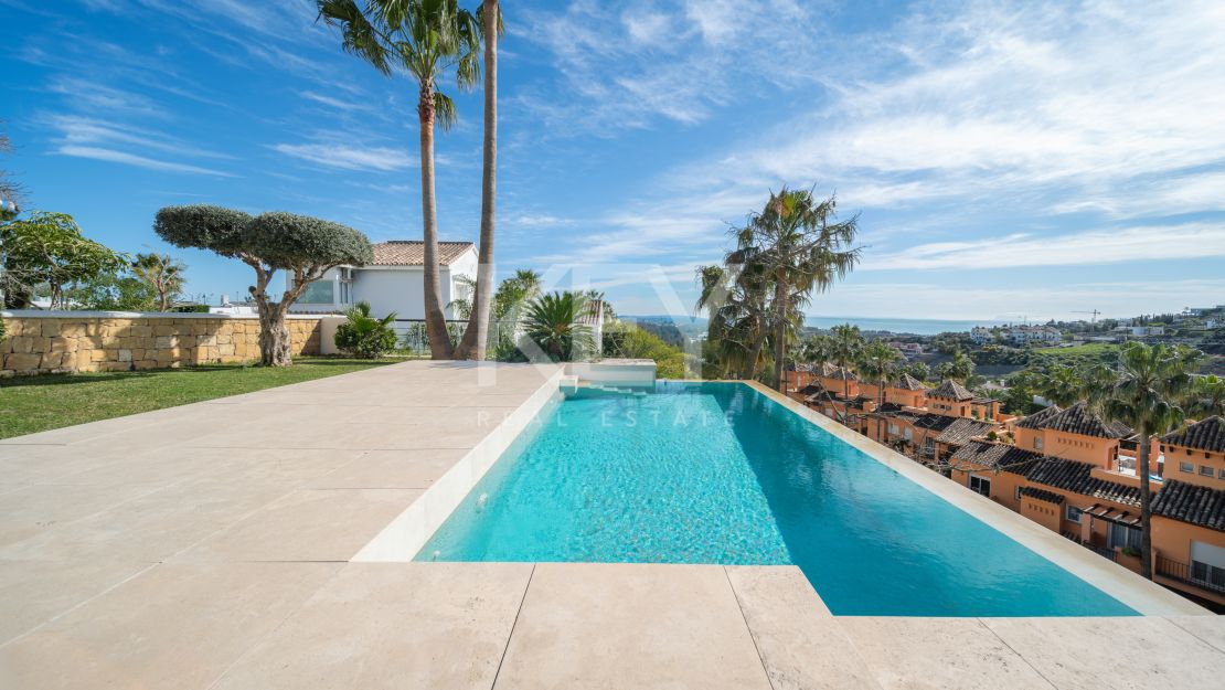 Elegant Villa with Sea Views in Benahavis, Marbella