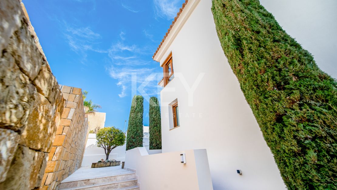 Elegant Villa with Sea Views in Benahavis, Marbella