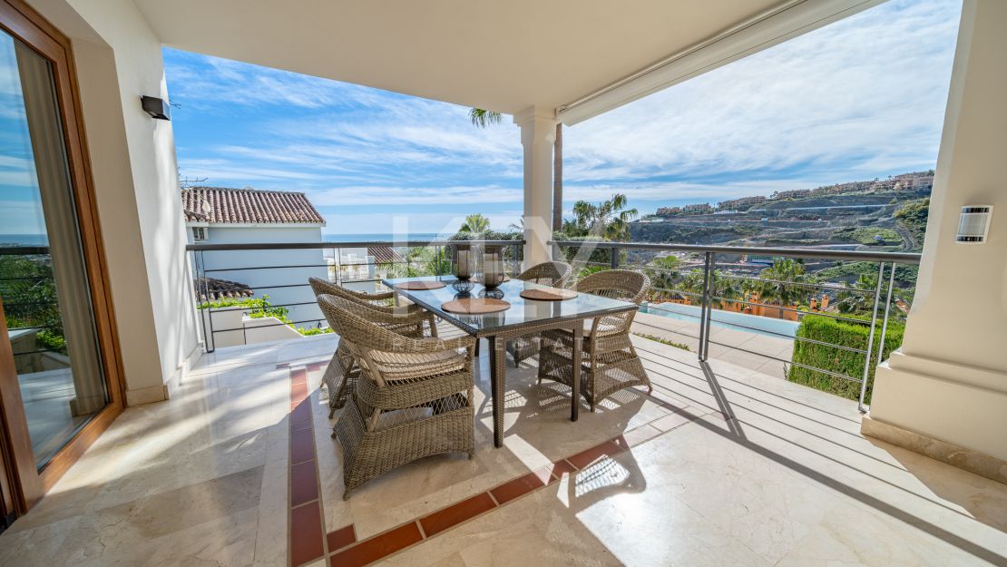Elegant Villa with Sea Views in Benahavis, Marbella