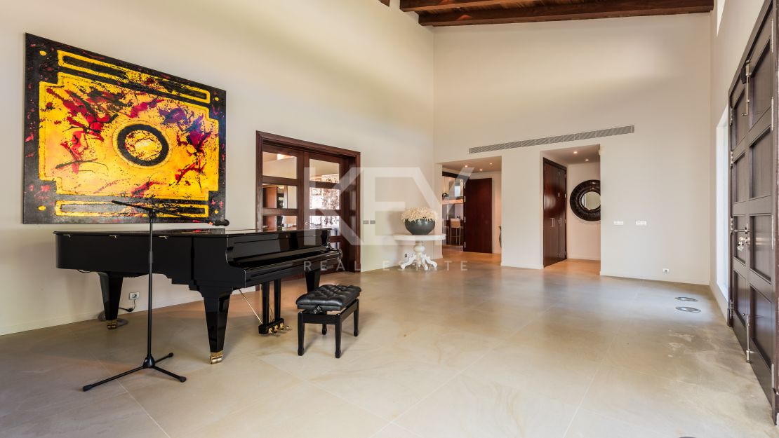 Private Villa with Mediterranean Views in Exclusive Area of La Zagaleta