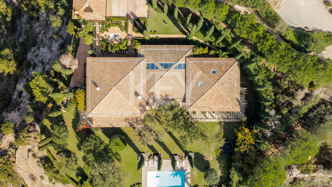 Private Villa with Mediterranean Views in Exclusive Area of La Zagaleta