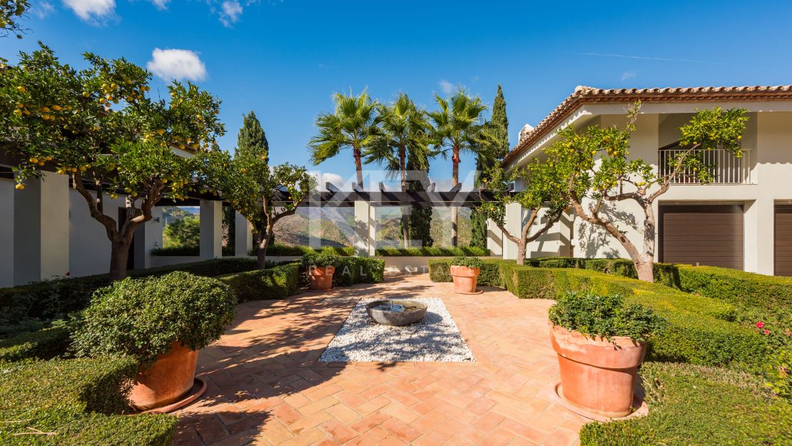 Private Villa with Mediterranean Views in Exclusive Area of La Zagaleta