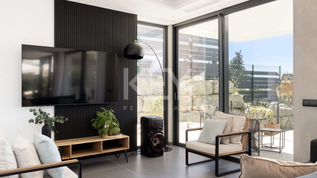 Contemporary Golf Villa Close to the Beach in Estepona
