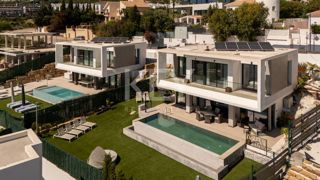 Contemporary Golf Villa Close to the Beach in Estepona