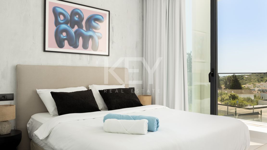 Contemporary Golf Villa Close to the Beach in Estepona
