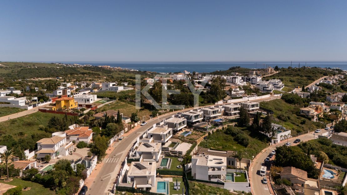 Contemporary Golf Villa Close to the Beach in Estepona