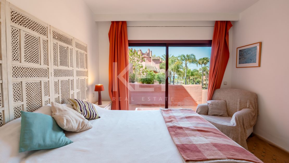 Duplex Penthouse in Prestigious Menara Beach, Estepona