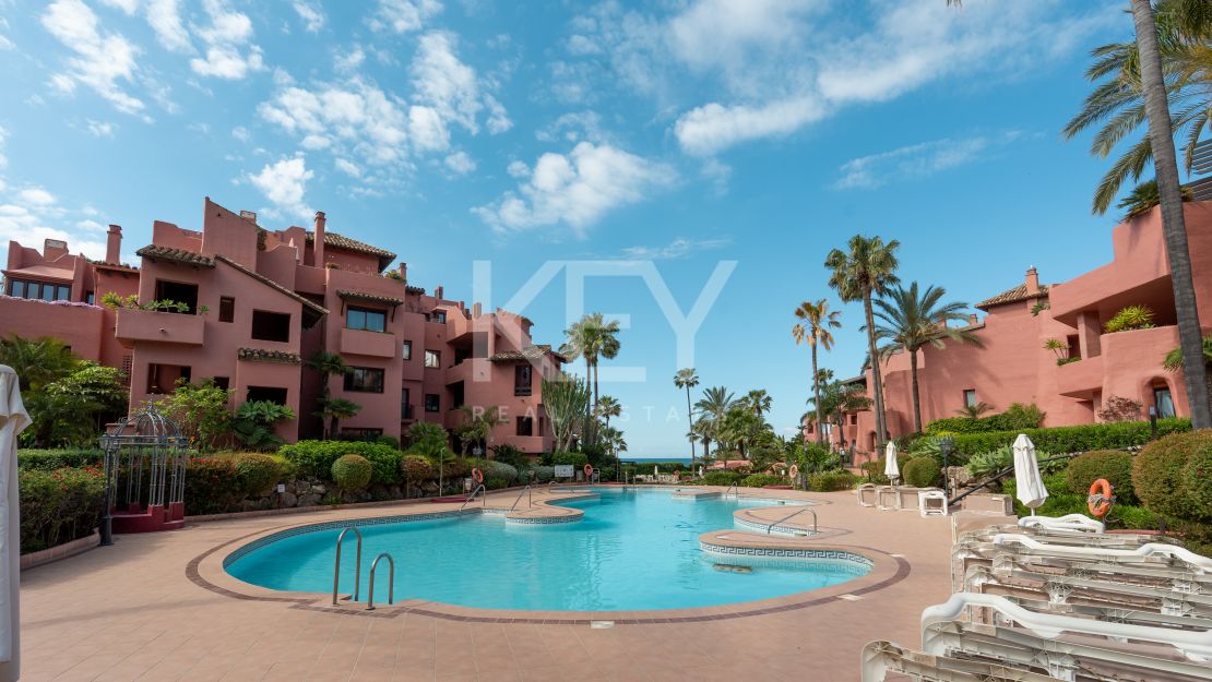 Duplex Penthouse in Prestigious Menara Beach, Estepona