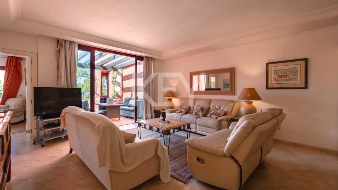 Duplex Penthouse in Prestigious Menara Beach, Estepona