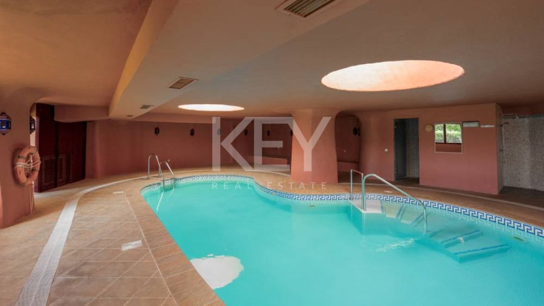Duplex Penthouse in Prestigious Menara Beach, Estepona