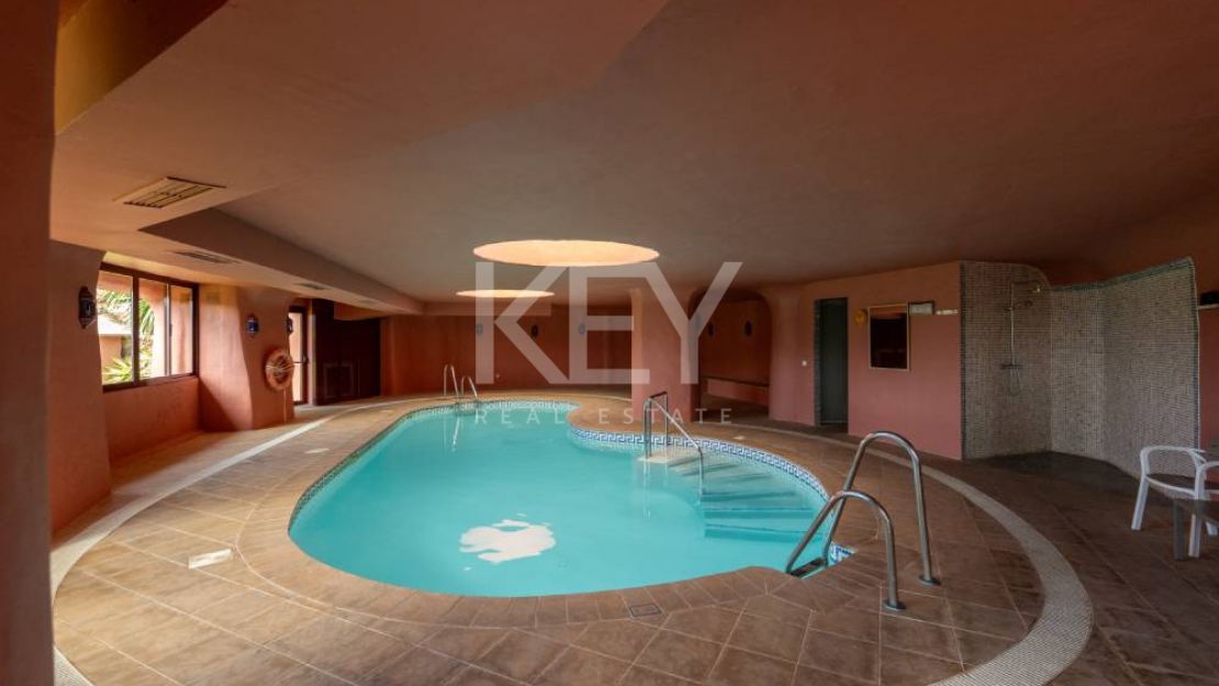 Duplex Penthouse in Prestigious Menara Beach, Estepona
