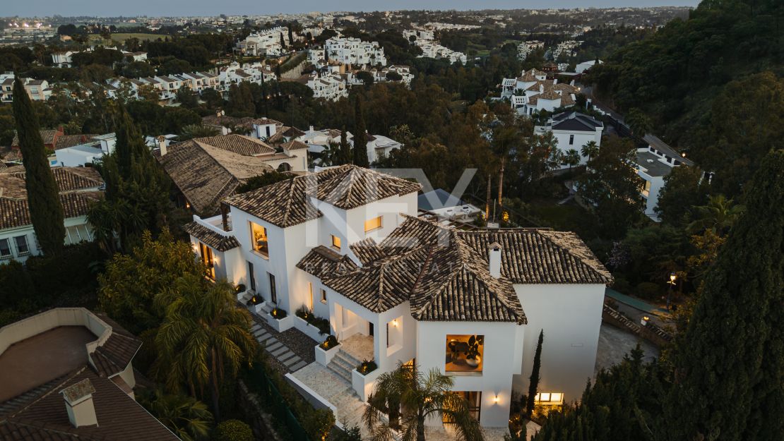 Villa with Panoramic Sea Views and Private Wellness Area in El Herrojo, Benahavís