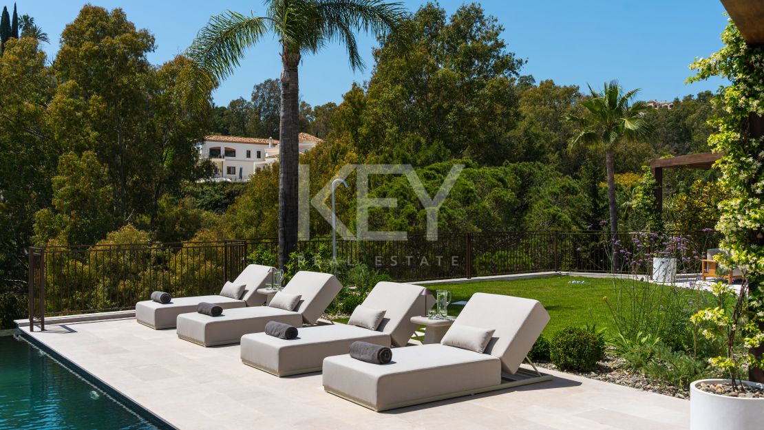 Villa with Panoramic Sea Views and Private Wellness Area in El Herrojo, Benahavís