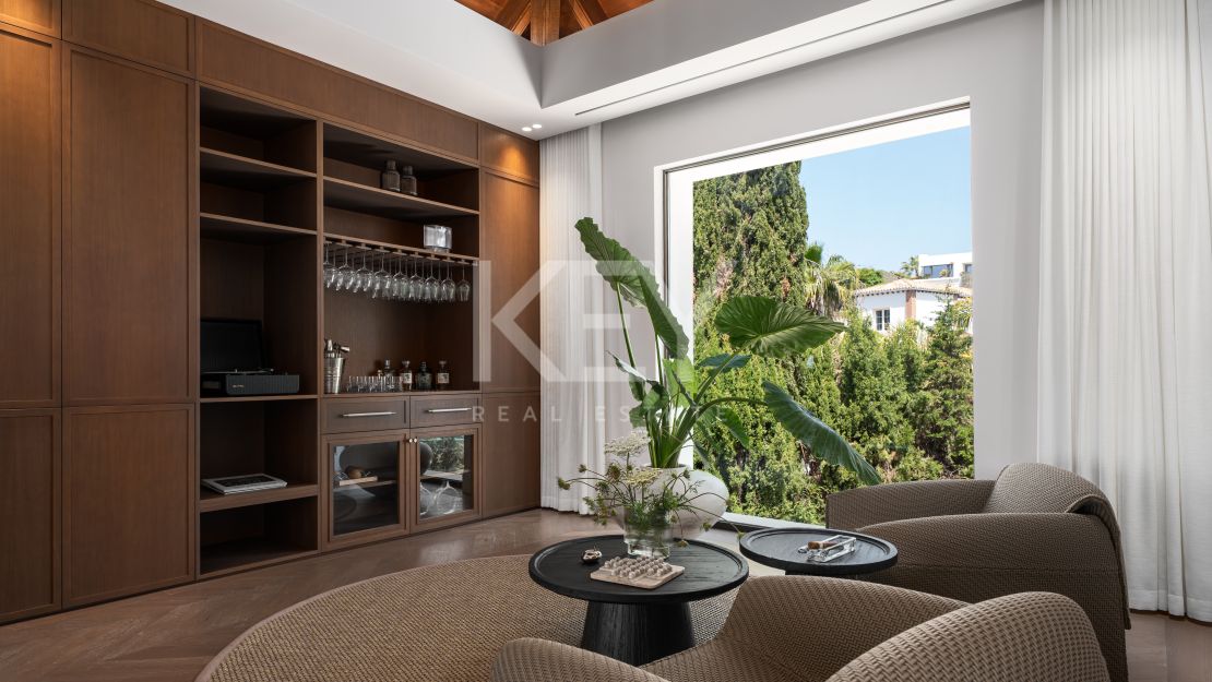 Villa with Panoramic Sea Views and Private Wellness Area in El Herrojo, Benahavís
