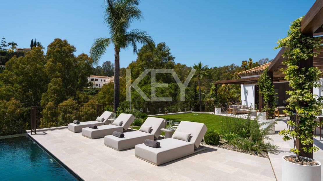 Villa with Panoramic Sea Views and Private Wellness Area in El Herrojo, Benahavís