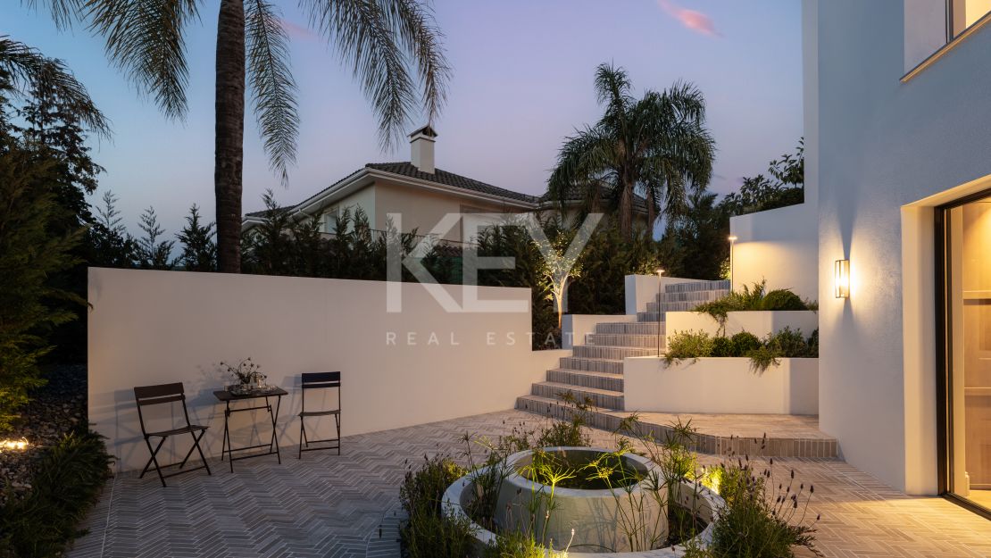 Villa with Panoramic Sea Views and Private Wellness Area in El Herrojo, Benahavís