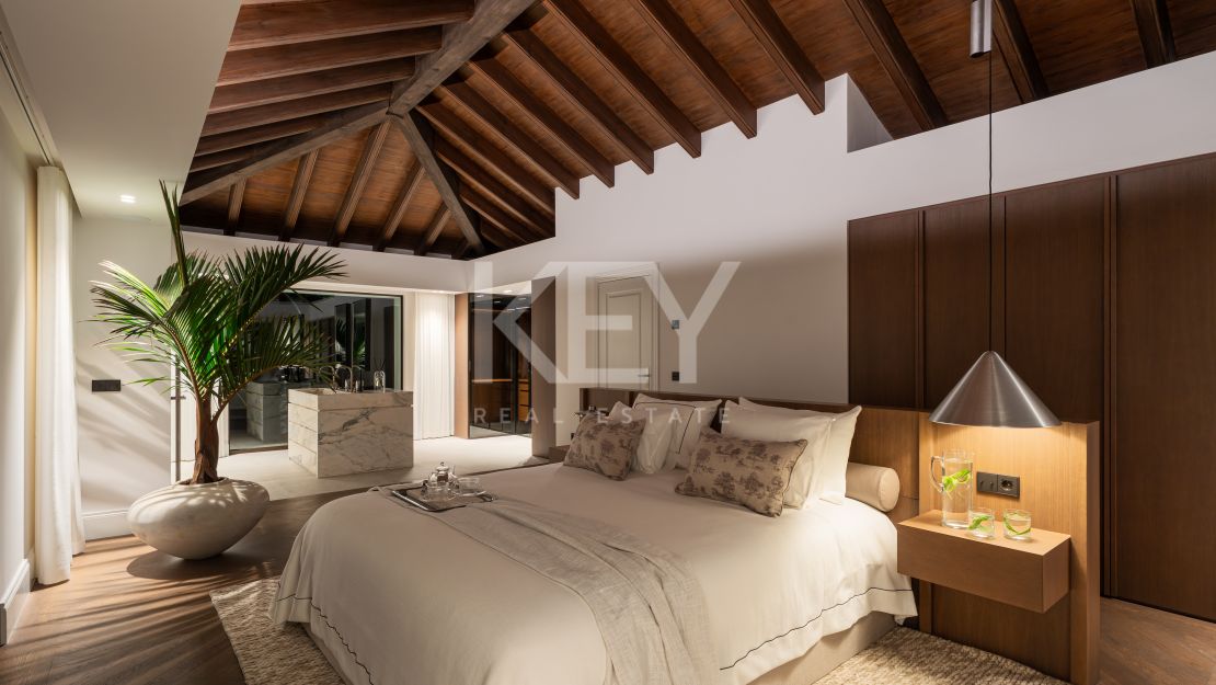 Villa with Panoramic Sea Views and Private Wellness Area in El Herrojo, Benahavís