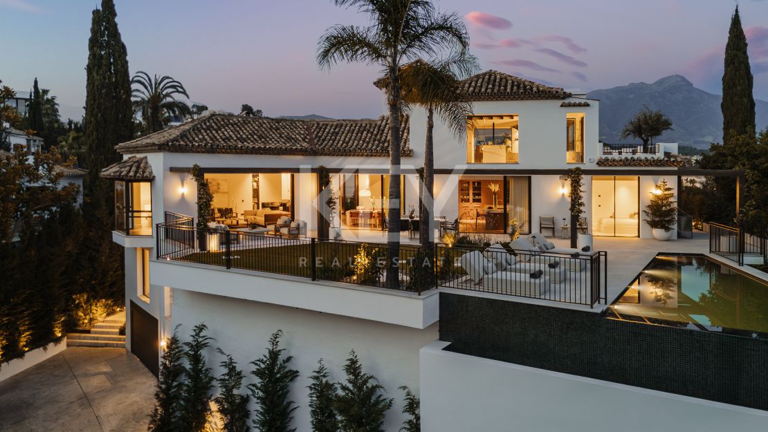 Villa with Panoramic Sea Views and Private Wellness Area in El Herrojo, Benahavís