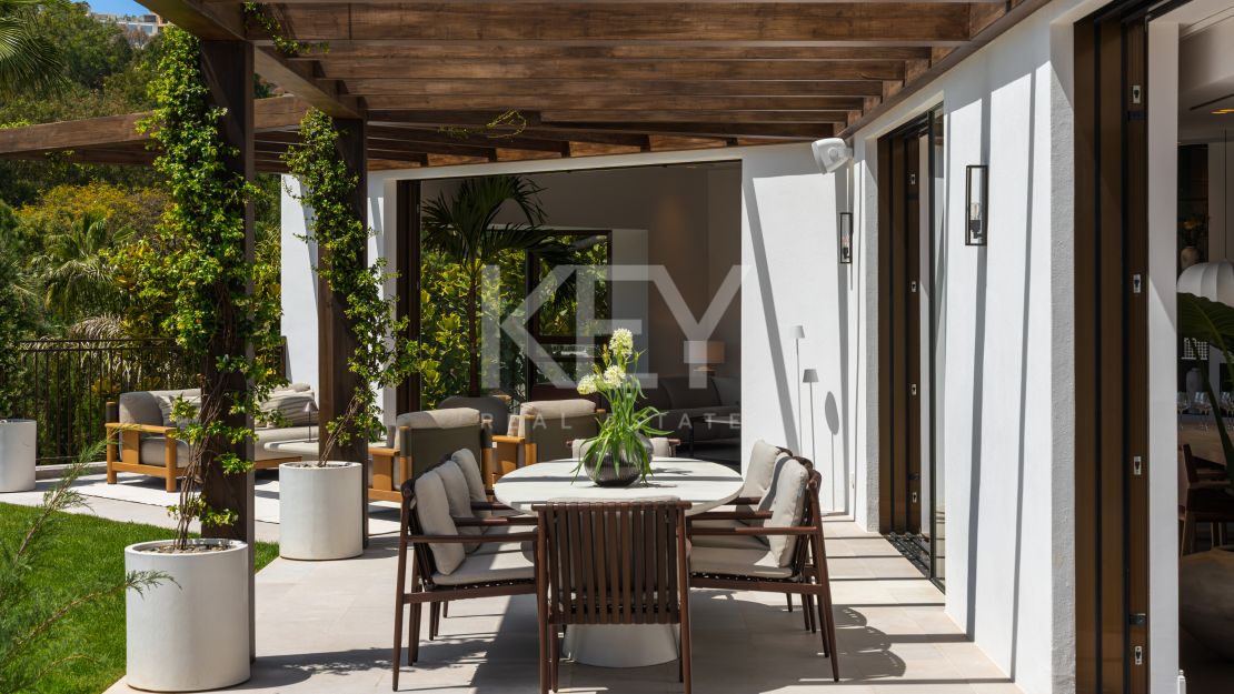 Villa with Panoramic Sea Views and Private Wellness Area in El Herrojo, Benahavís