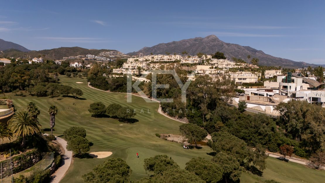 Luxury Townhouse in El Herrojo Benahavís with Sea Views & Rooftop Jacuzzi