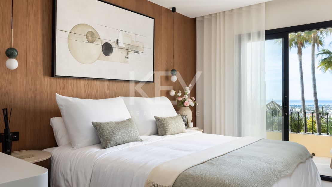 Luxury Townhouse in El Herrojo Benahavís with Sea Views & Rooftop Jacuzzi