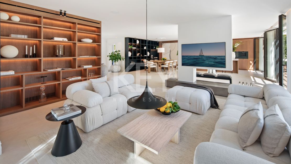 Stunning Villa with Panoramic Golf View, direct sightlines toward La Concha mountainin in Nueva Andalucía, Marbella