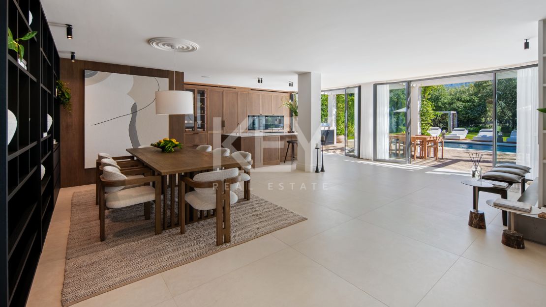 Stunning Villa with Panoramic Golf View, direct sightlines toward La Concha mountainin in Nueva Andalucía, Marbella