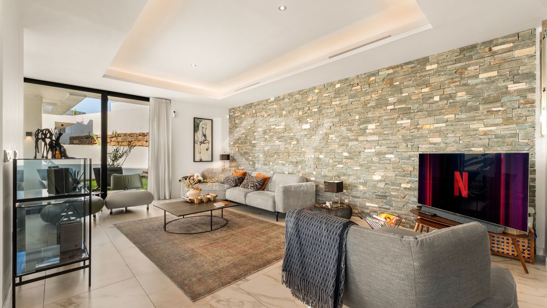 Modern 3 Bedroom Villa for Rent in Selwo, Estepona